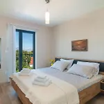 Apartament Gorgeous In With House Sea View *