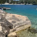 Apartament Gorgeous In With House Sea View