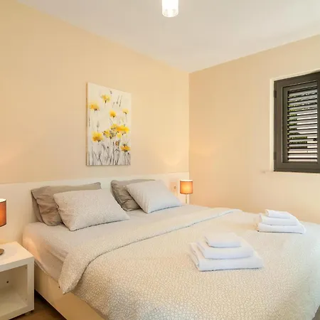 Gorgeous In With House Sea View
