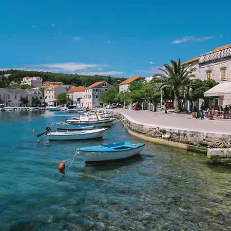 Apartman Gorgeous In With House Sea View